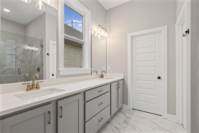 9940 DELPHINIUM DR N, Cordova, TN 38018