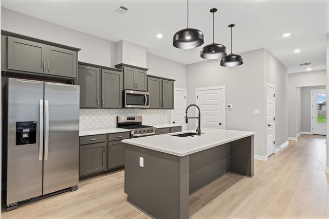 9940 DELPHINIUM DR N, Cordova, TN 38018
