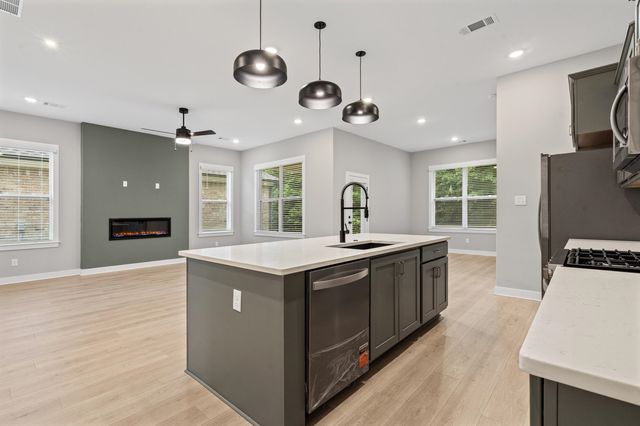 9940 DELPHINIUM DR N, Cordova, TN 38018