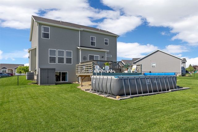 2118 Wycliffe Court SW, Cedar Rapids, IA 52404