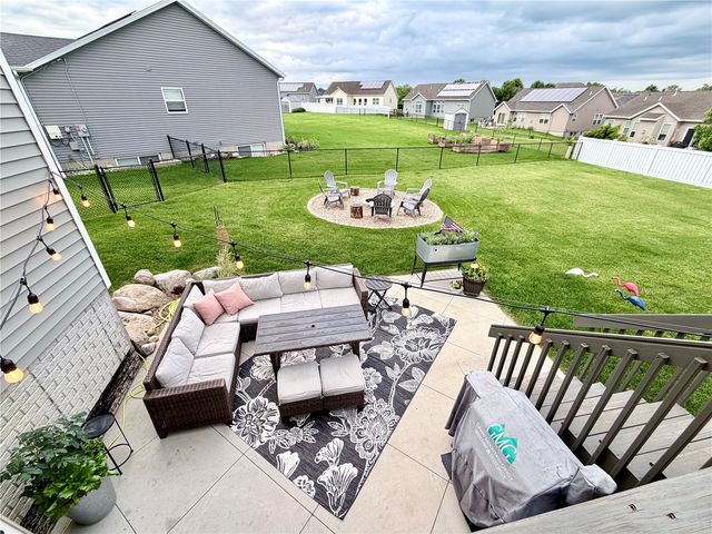 2118 Wycliffe Court SW, Cedar Rapids, IA 52404