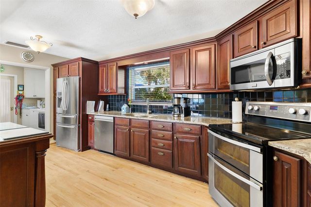 475 GUERRANT STREET, Umatilla, FL 32784