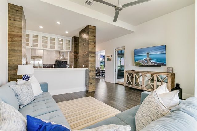 209 Houdini Way, Kingsland, TX 78639