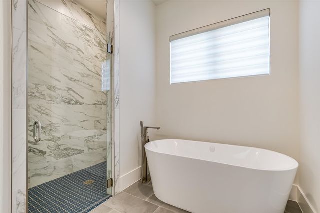 209 Houdini Way, Kingsland, TX 78639