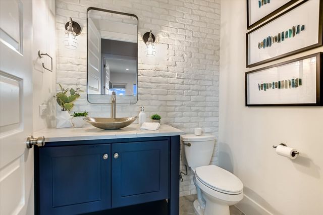 209 Houdini Way, Kingsland, TX 78639