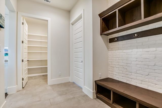 209 Houdini Way, Kingsland, TX 78639