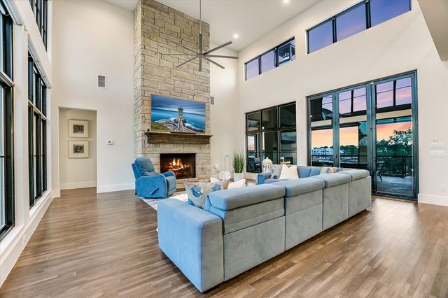 209 Houdini Way, Kingsland, TX 78639