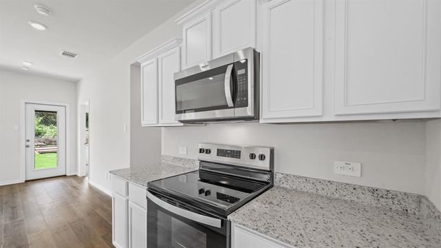 10521 Red Thistle Drive, Oklahoma City, OK 73114