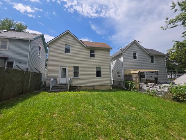 205 S Park Avenue, Waukegan, IL 60085