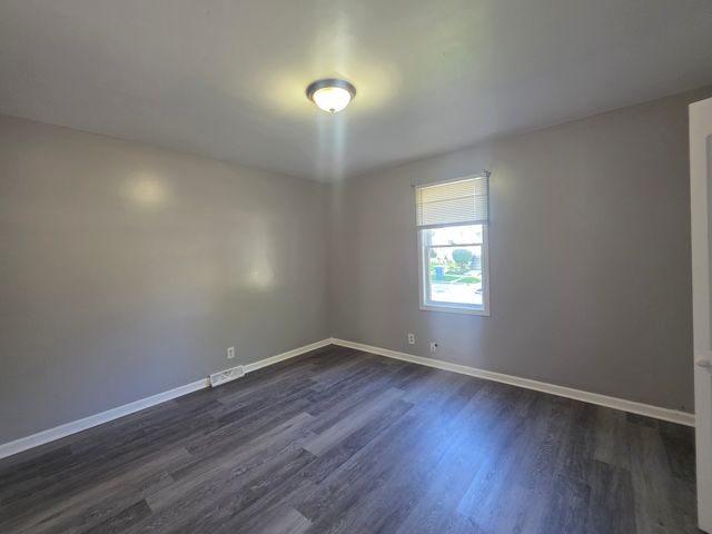 205 S Park Avenue, Waukegan, IL 60085