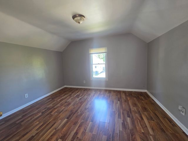 205 S Park Avenue, Waukegan, IL 60085