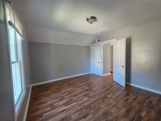 205 S Park Avenue, Waukegan, IL 60085