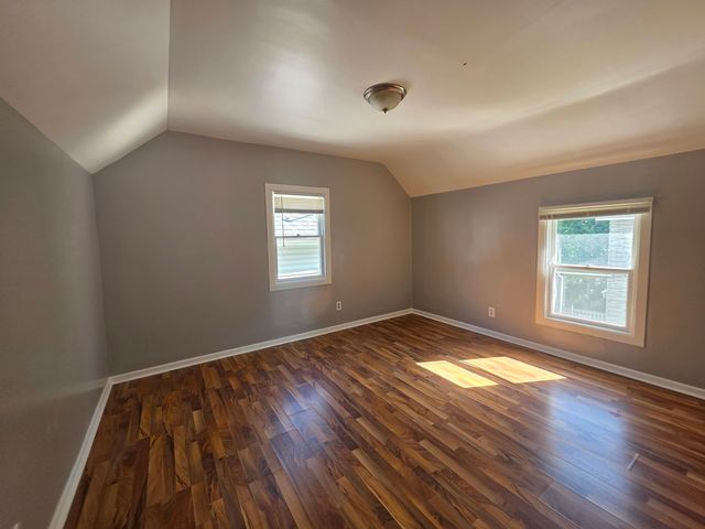 205 S Park Avenue, Waukegan, IL 60085