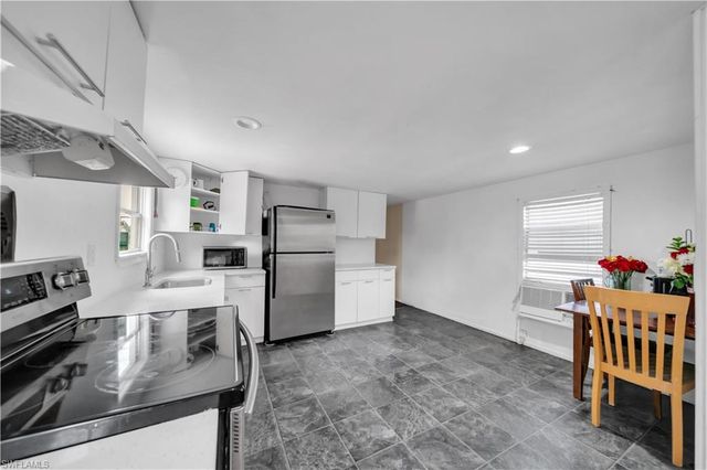 8106 Penny DR, North Fort Myers, FL 33917