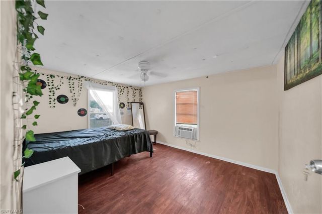 8106 Penny DR, North Fort Myers, FL 33917