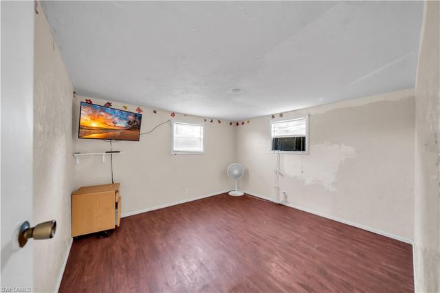8106 Penny DR, North Fort Myers, FL 33917