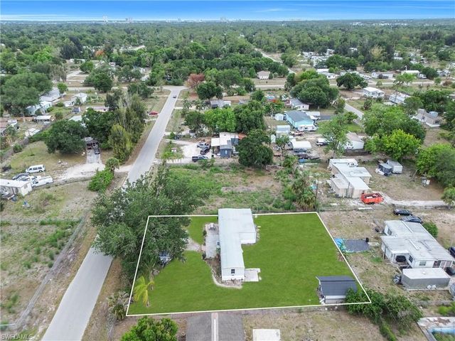 8106 Penny DR, North Fort Myers, FL 33917