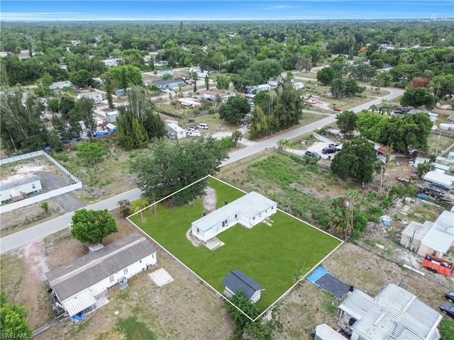 8106 Penny DR, North Fort Myers, FL 33917