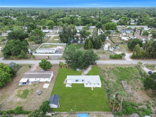 8106 Penny DR, North Fort Myers, FL 33917