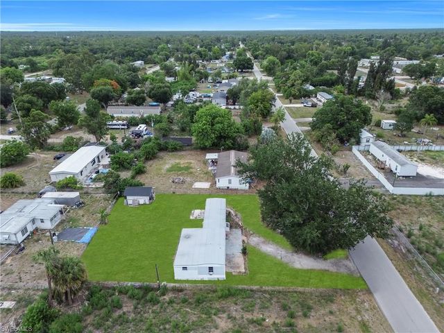 8106 Penny DR, North Fort Myers, FL 33917