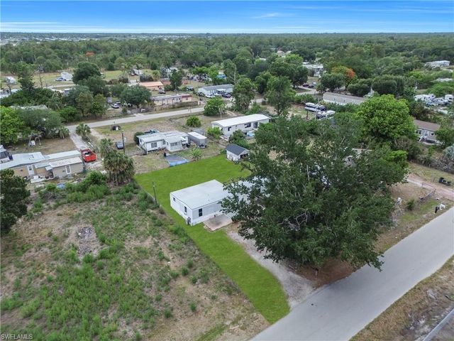 8106 Penny DR, North Fort Myers, FL 33917