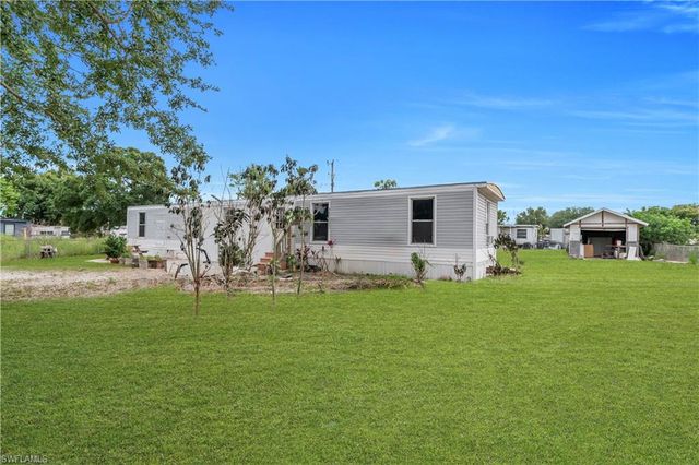 8106 Penny DR, North Fort Myers, FL 33917