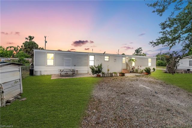 8106 Penny DR, North Fort Myers, FL 33917