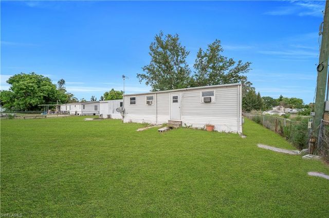 8106 Penny DR, North Fort Myers, FL 33917