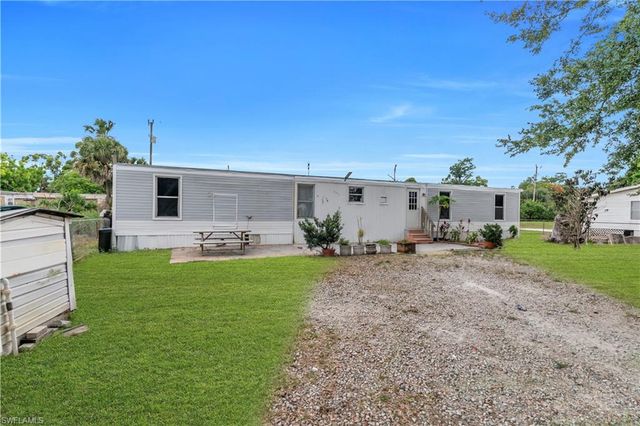 8106 Penny DR, North Fort Myers, FL 33917