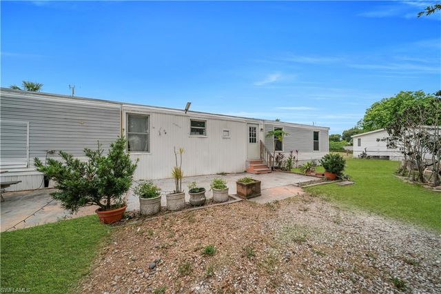 8106 Penny DR, North Fort Myers, FL 33917