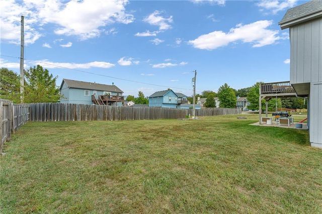 33046 W 88th Terrace, De Soto, KS 66018