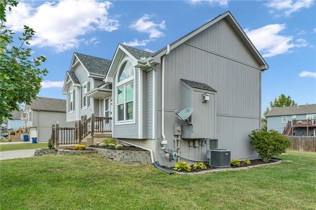 33046 W 88th Terrace, De Soto, KS 66018