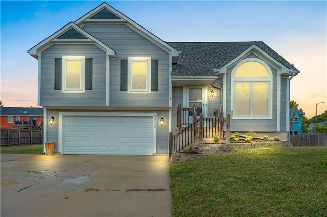 33046 W 88th Terrace, De Soto, KS 66018