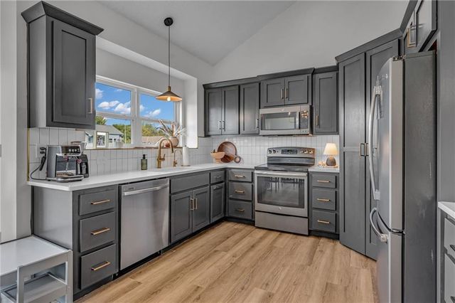33046 W 88th Terrace, De Soto, KS 66018