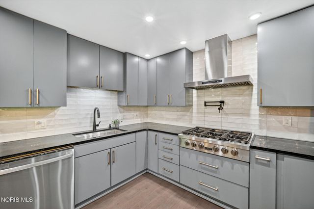 4232 Vineyard Road, Toledo, OH 43623