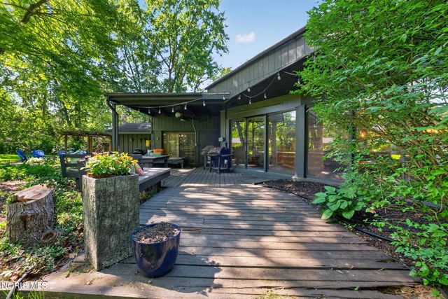 4232 Vineyard Road, Toledo, OH 43623