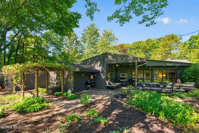4232 Vineyard Road, Toledo, OH 43623
