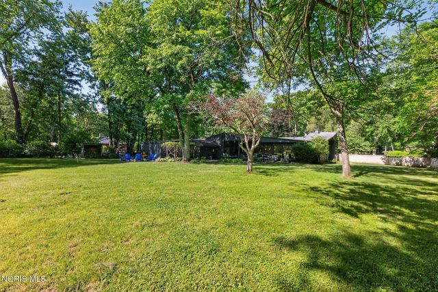 4232 Vineyard Road, Toledo, OH 43623