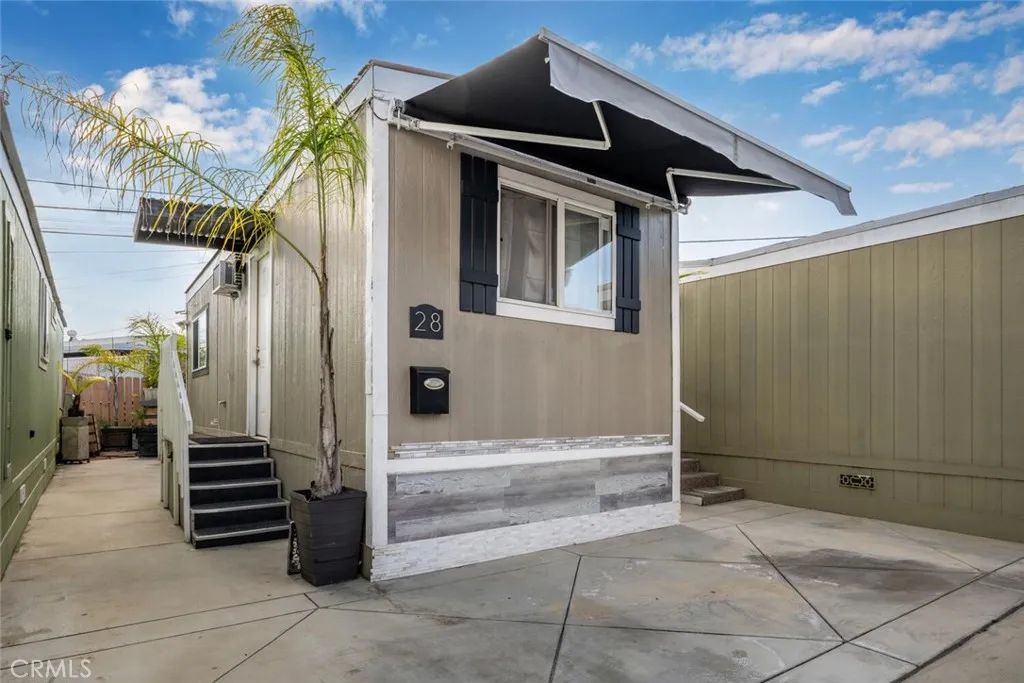 17024 S Western 28, Gardena, CA 90247