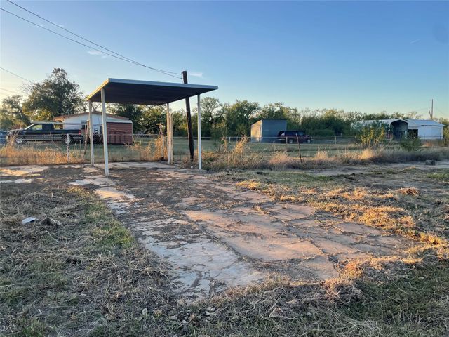 1001 N Parks Street, Breckenridge, TX 76424