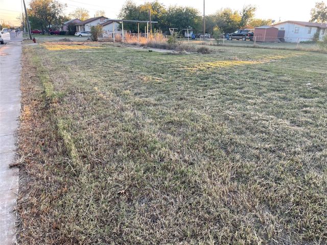 1001 N Parks Street, Breckenridge, TX 76424