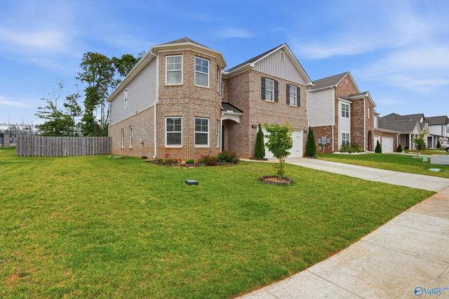 101 Brighton Lake Court, New Market, AL 35761