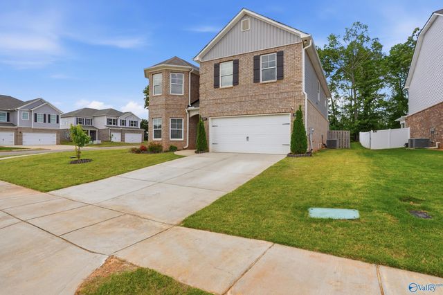 101 Brighton Lake Court, New Market, AL 35761
