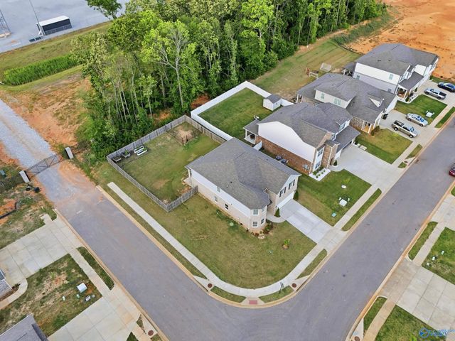 101 Brighton Lake Court, New Market, AL 35761