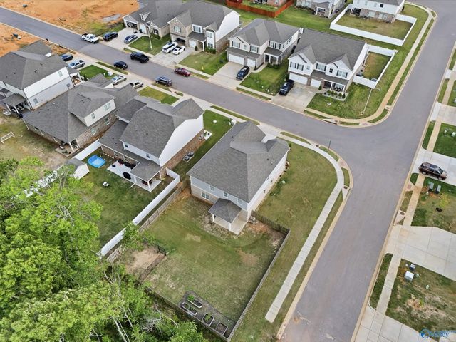 101 Brighton Lake Court, New Market, AL 35761