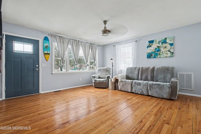 117 W Arverne Avenue, Ocean Gate, NJ 08740