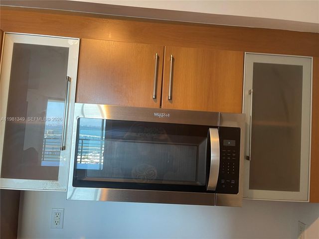 335 S Biscayne Blvd 3610, Miami, FL 33131