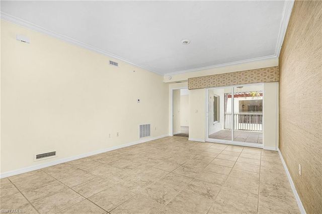 221 9th ST S 301, Naples, FL 34102