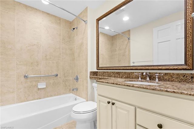 221 9th ST S 301, Naples, FL 34102