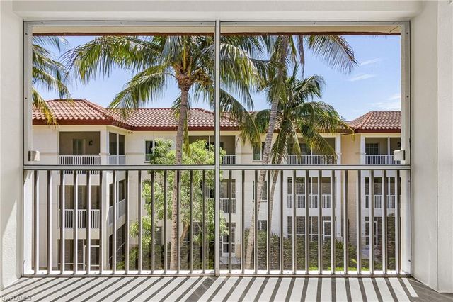 221 9th ST S 301, Naples, FL 34102